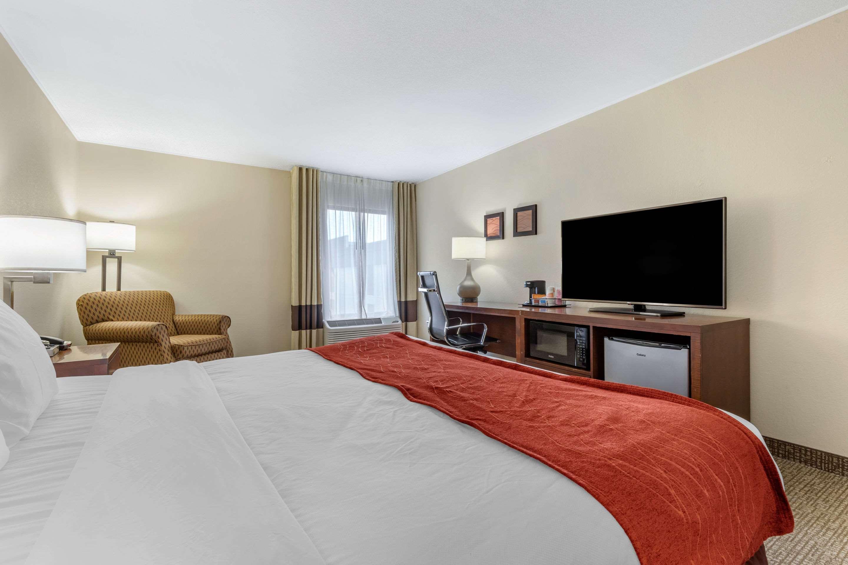 Comfort Inn & Suites Clemson - University Area Екстер'єр фото