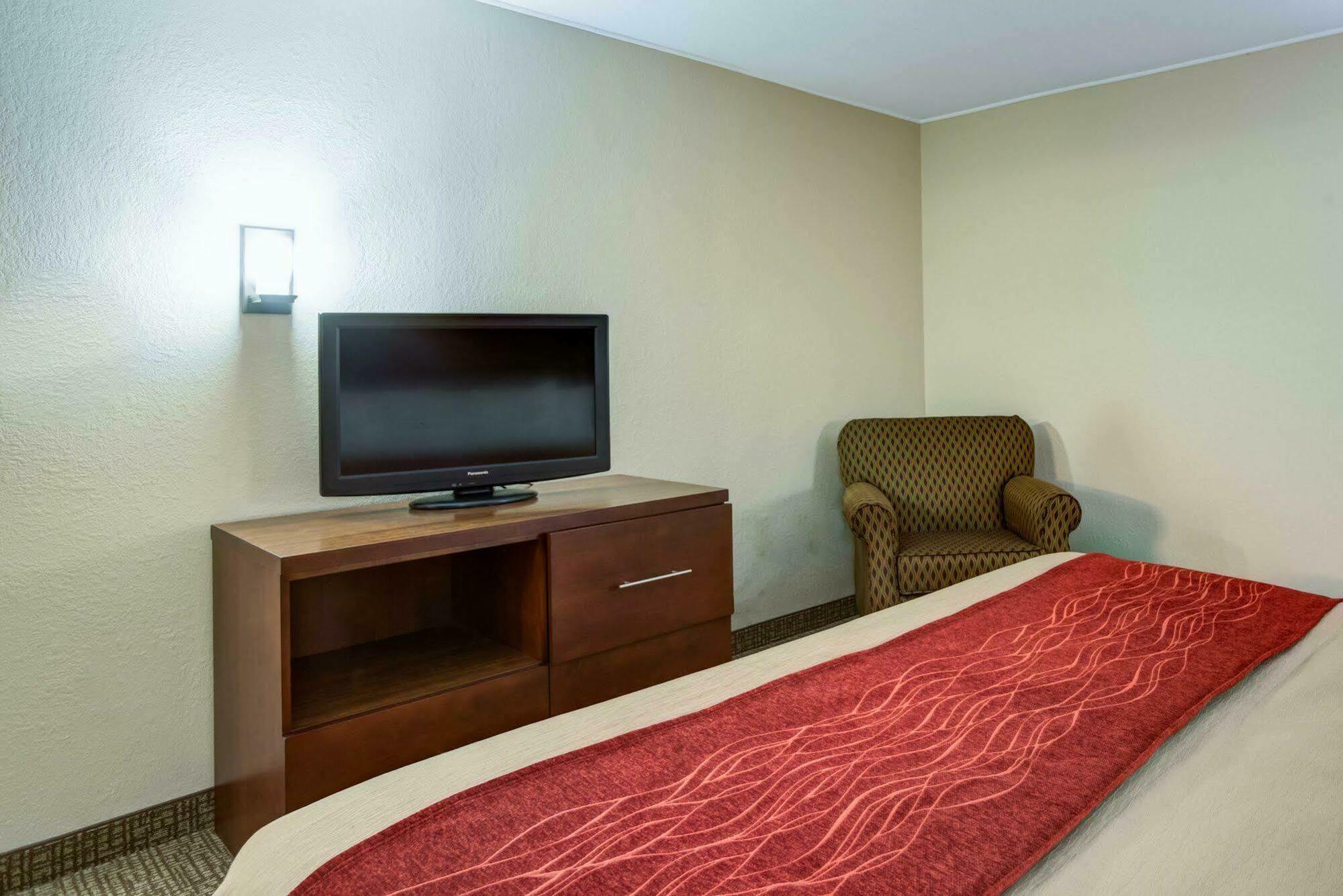 Comfort Inn & Suites Clemson - University Area Екстер'єр фото