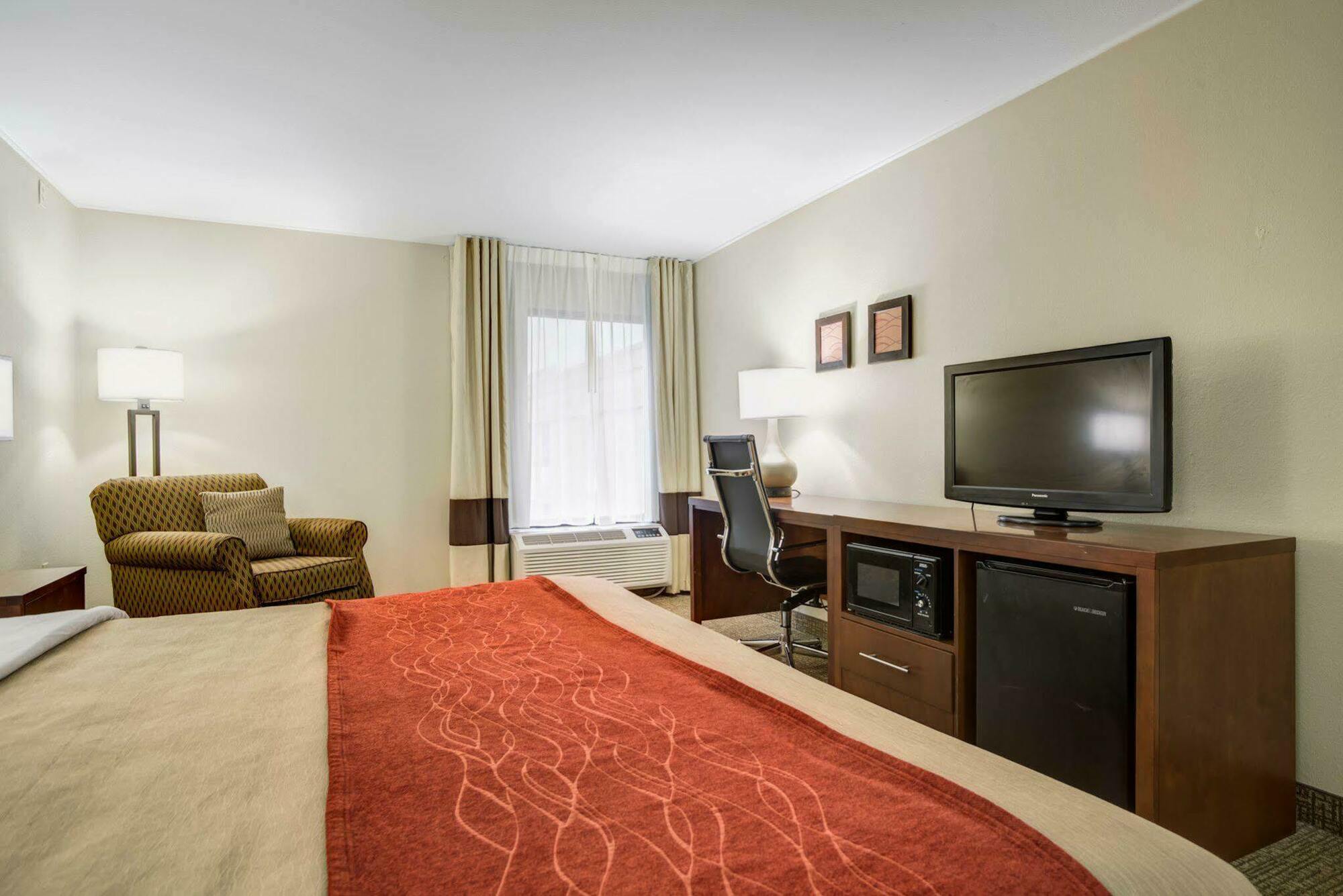 Comfort Inn & Suites Clemson - University Area Екстер'єр фото